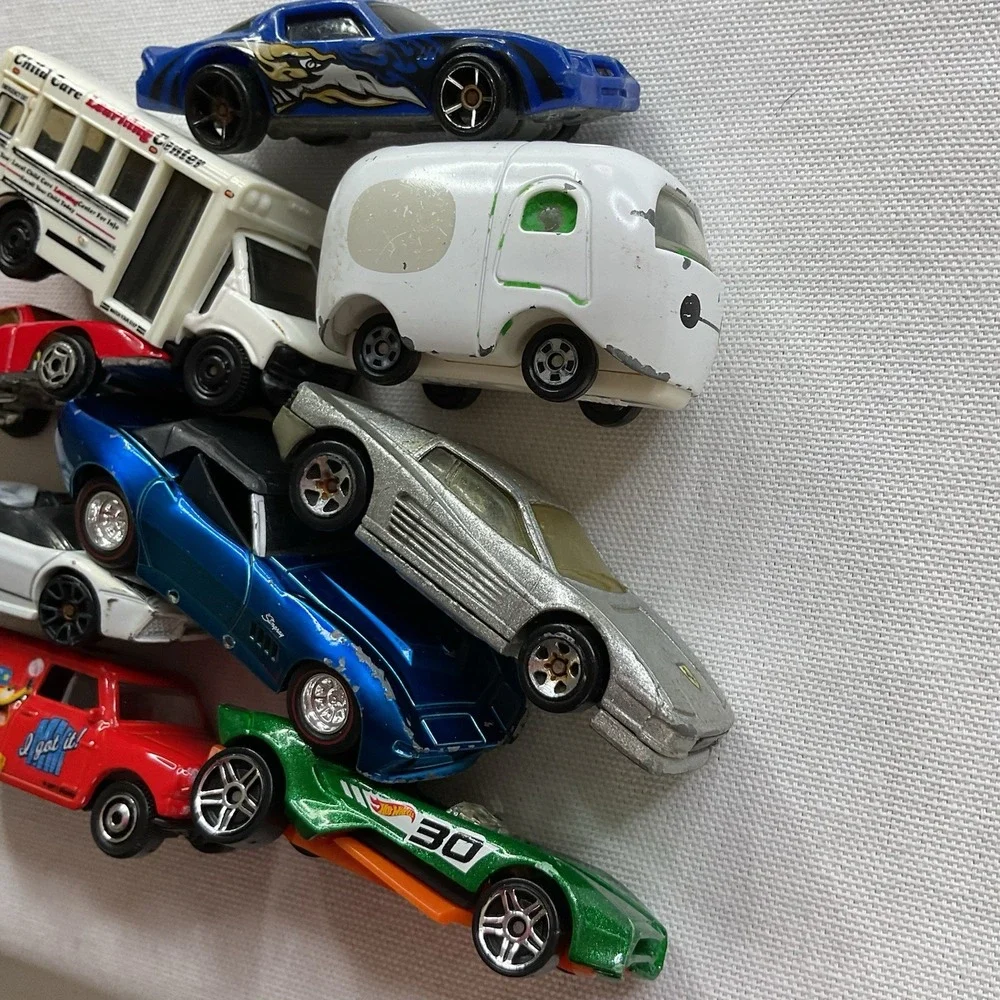Hot Wheels Matchbox Tomica Diecast Cars Lot of 9 Ferrari Chevy Disney Bus 1/64